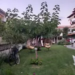 Arsanas Apatrments *