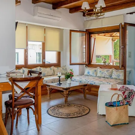 Traditional Arsanas Apartment Nikiti (Sithonia)