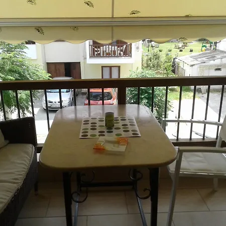 Apartment Traditional Arsanas