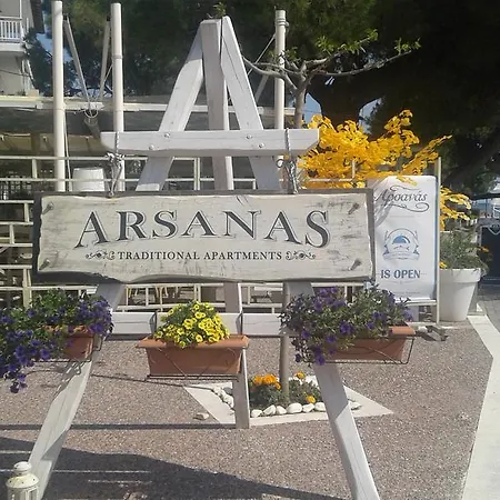 Apartment Traditional Arsanas *